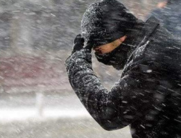 Yüzlerce kişi yollarda mahsur kaldı