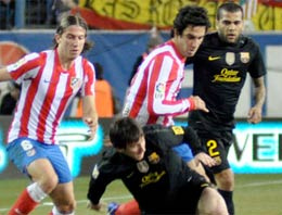 Messi topu doksana taktı