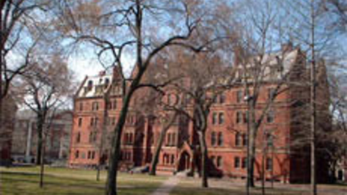 Türk üniversitesi Harvard'a kafa tuttu