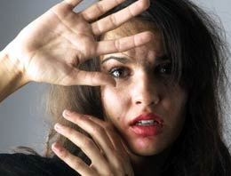 Eşini döven memura zam yok!