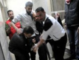 Suriye krizi: Kızl Haç, Humus'tan tahliyelere devam çabası içinde