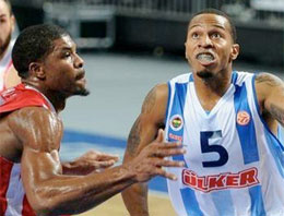 Fenerbahçeli oyuncu ülkesine döndü