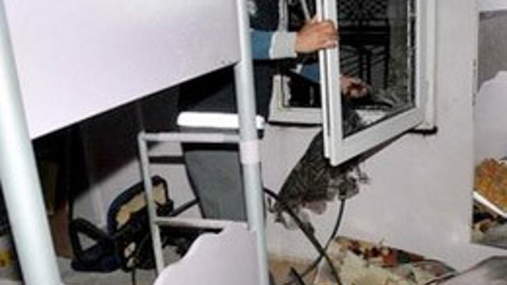 Sobadan sızan gaz bomba gibi patladı