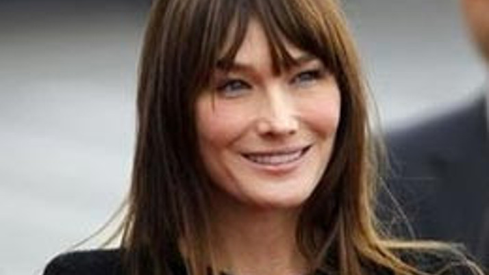 Carla Bruni'den medyaya sitem!